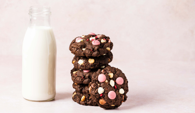 Raspberry chocolate cookies