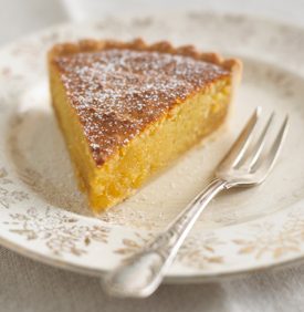 Almond syrup tart