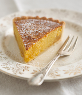 Almond syrup tart