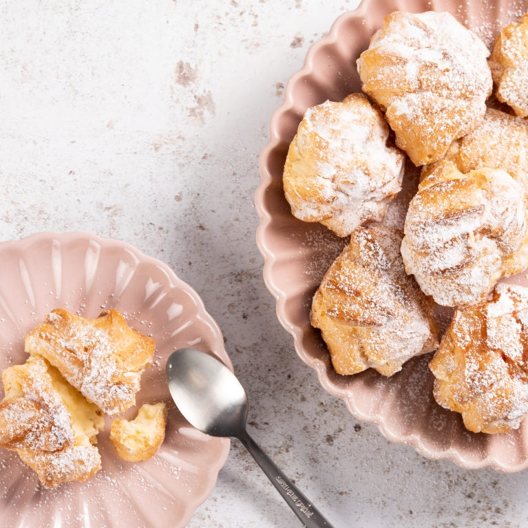 Custard Cream Puffs