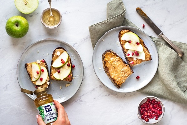 Peanut Butter & Agave Plant Syrup Toast with Apples