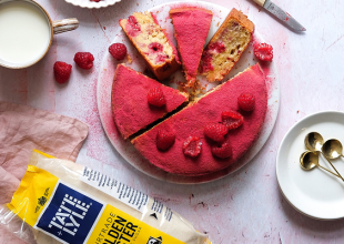 raspberry and almond sponge cake